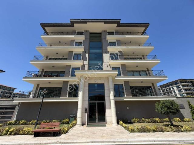 Kiralık Deniz İstanbul Sedef Konakları Deniz Manzaralı Boş 3+1