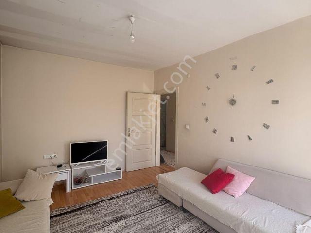 Kiralık Eşyalı 2+1 Daire Lokman Hekim Hastanesi Civarı