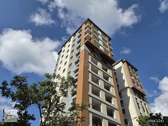 Kiralık Çiftehavuzlar Caddeye Yakın Deniz Manzaralı Balkonlu Sıfır 3+1