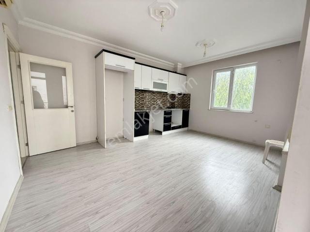 Kiralık Kuzeyyaka Mh 2+1 Daire Tranvaya Yakın 75 M2 2 Kat