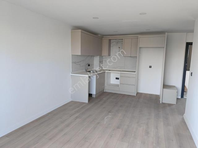 Kiralık Kepez Baraj Mah Kırçiçeği Cad. Havuzlu Siteiçi 1+1