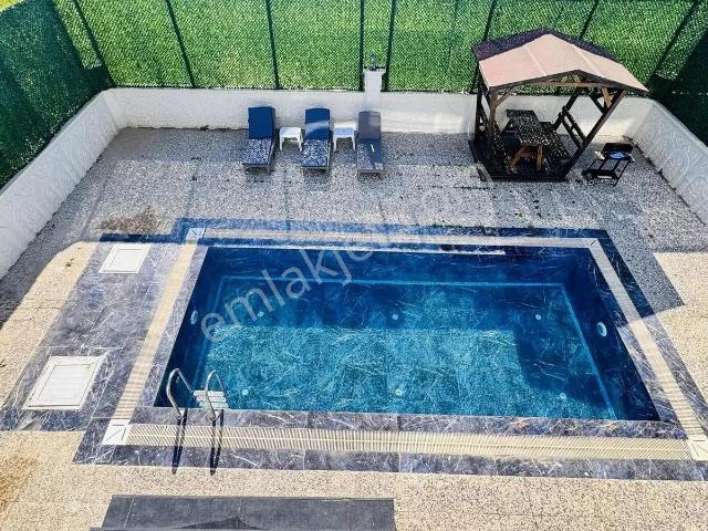 Kiralık Lüks 5+1 Özel Havuzlu Villa