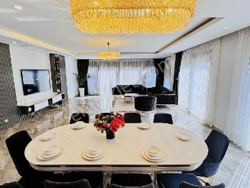 Kiralık Lüks Özel Havuzlu 4+1 Villa