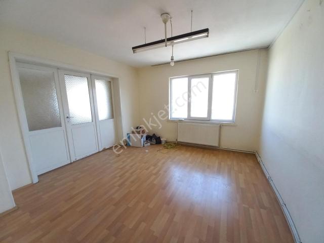 Kiralık Topraklık Halk Cad. Otogar Arkası 3+1 Daire Asansörlü