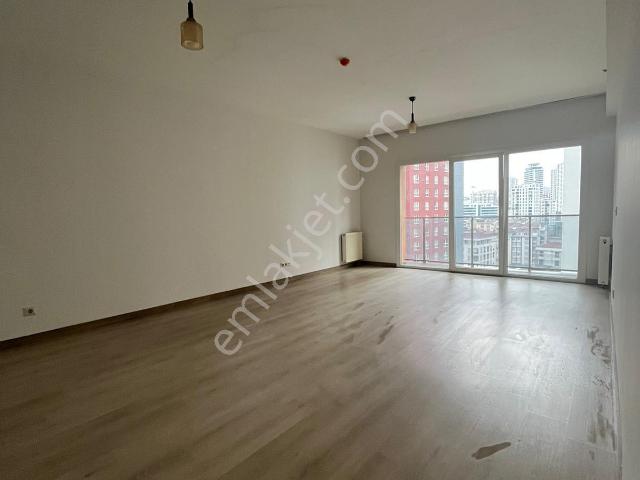 Kiralık Yeni Daire Geniş Ev