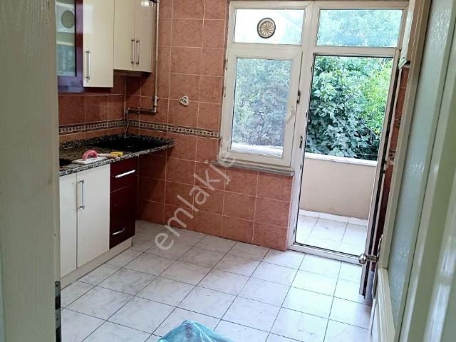 Kiralık 100 M² Caddeye Yakın Konumda 1+1 Daire