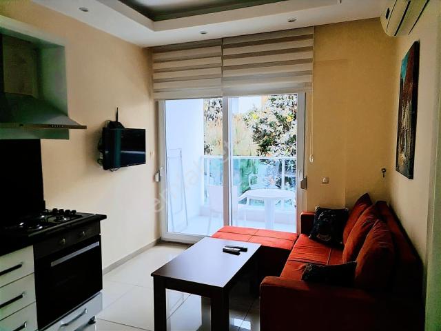 Kiralık 1+1 Alanya Merkezde Site İçinde Denize 300 M