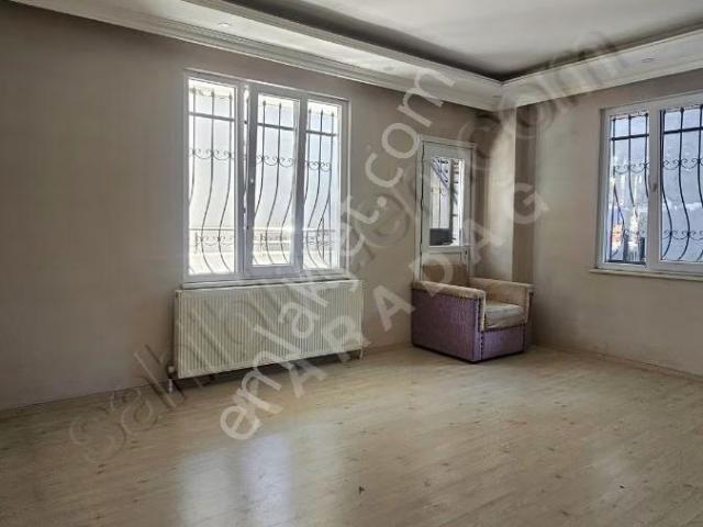 Kiralık 1+1 Balkonlu Yüksek Giriş