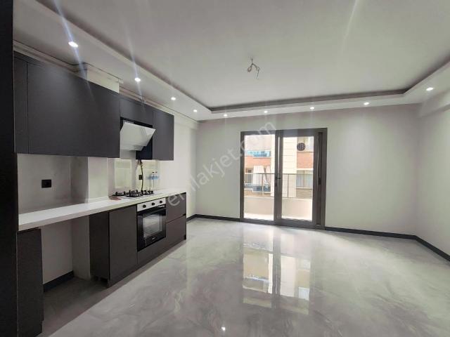 Kiralık 1+1 Daire Özellikli Manisa Muradiye Çarşı Merkezinde