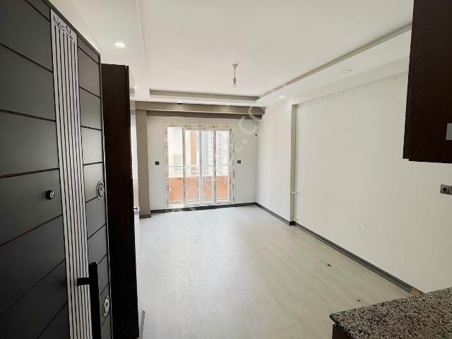 Kiralık 1+1 Daire Şofbenli Gültepe Sarıçam Cadde Yanı