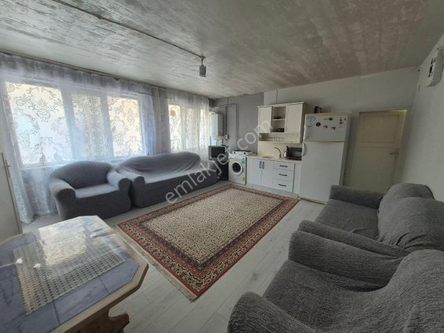 Kiralık 1+1 Eşyalı Daire Suluova Pazar Mahallesi Şehir Merkezinde