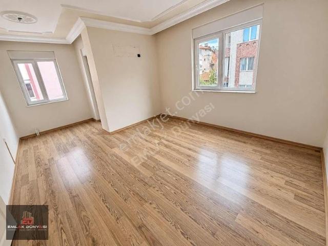 Kiralık 2+1 | Ayrı Mutfaklı, Cam Balkonlu, Aydınlık Daire
