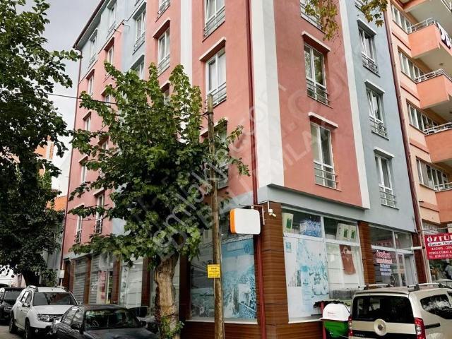 Kiralık 2+1 Arakat Çarşı Merkezde Şerifpaşa Yanı