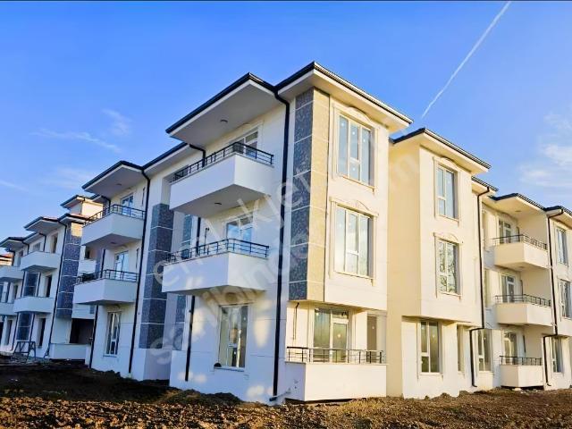 Kiralık 2+1 Daire Site İçi Kapalı Otopark Remax Ay