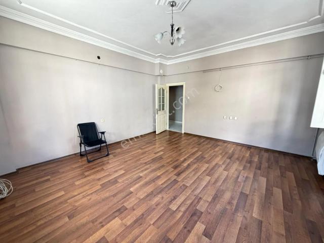 Kiralık 2+1 Geniş Ve Ferah Daire!