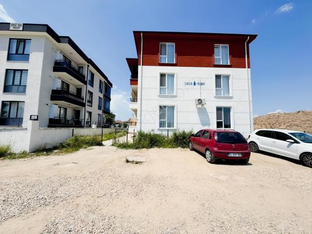 Kiralık 2+1 Hanlı Merkez Deposu Mevcut Remax Ay
