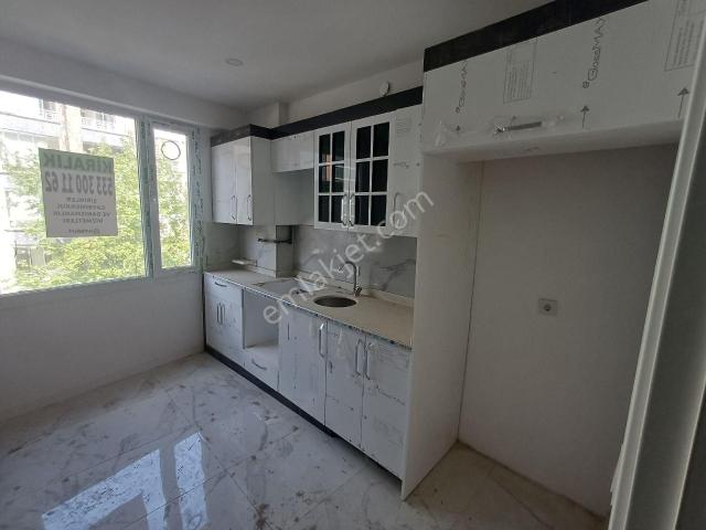 Kiralık 2+1 Lise Cad 1. Sok New Garden Otel Karşısı Diyarbakır