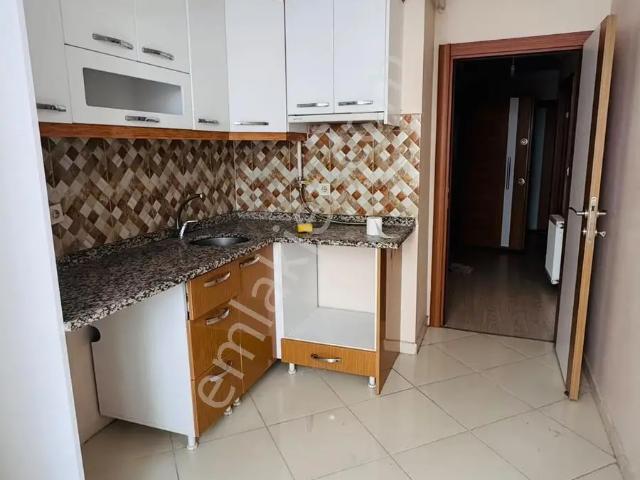 Kiralık 2+1 Teraslı Çarşı İçinde Daire