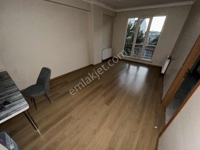 Kiralık 2+1 80 M2 Ara Kat Safa Mahallesi