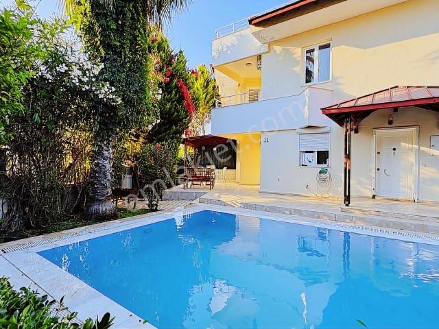 Kiralık 3+1 Özel Havuzlu Villa