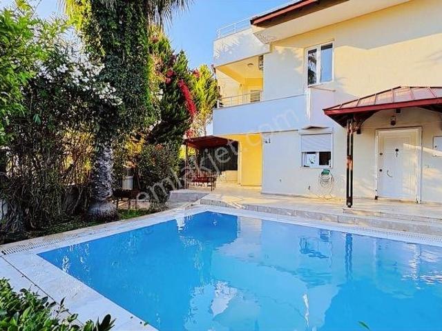 Kiralık 3+1 Özel Havuzlu Villa