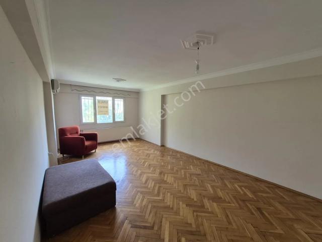 Kiralık 3+1 Daire Evka 3 Metroya Yürüme Mesafesinde