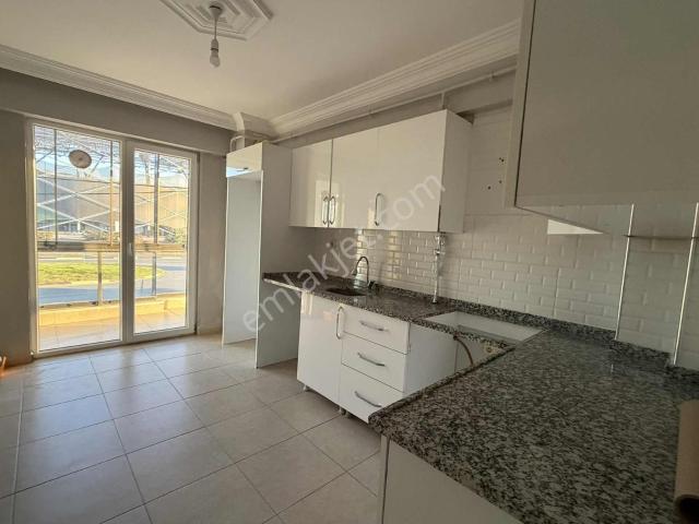 Kiralık 3+1 Daire Stad Yanı Site İçi Kapalı Balkon