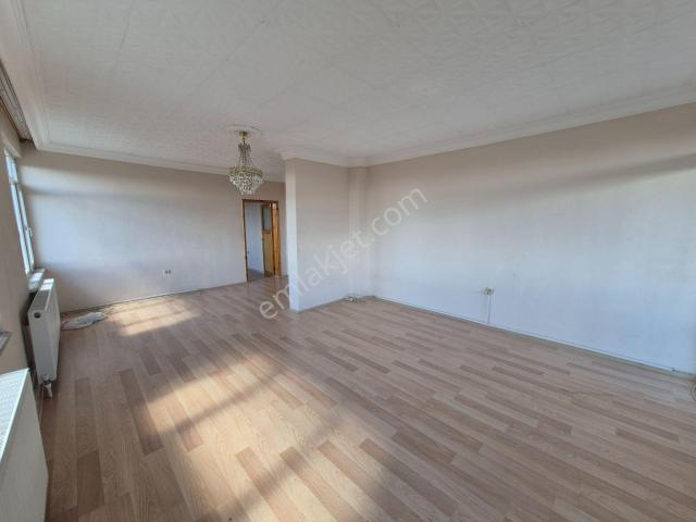 Kiralık 3+1 Daire Suluova Pazar Mahallesi