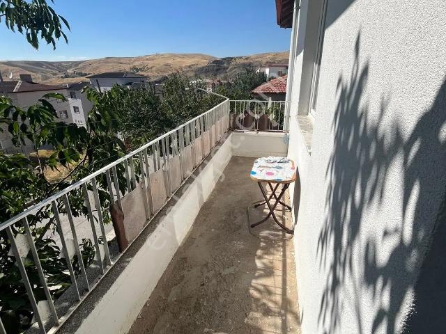 Kiralık 3+1 Daire Yalıtımlı Üst Kat