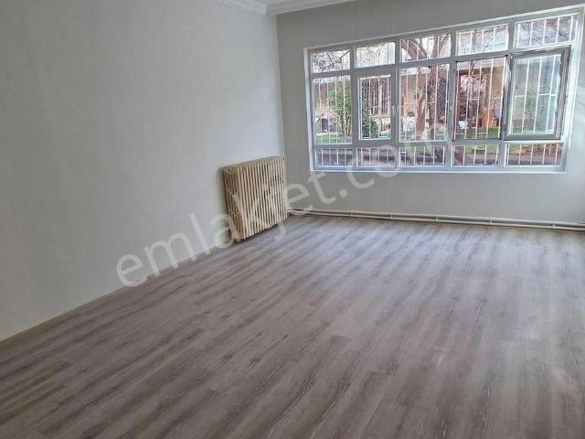 Kiralık 3+1 Giriş Katı, Esat Cad. Üzerinde Kombili