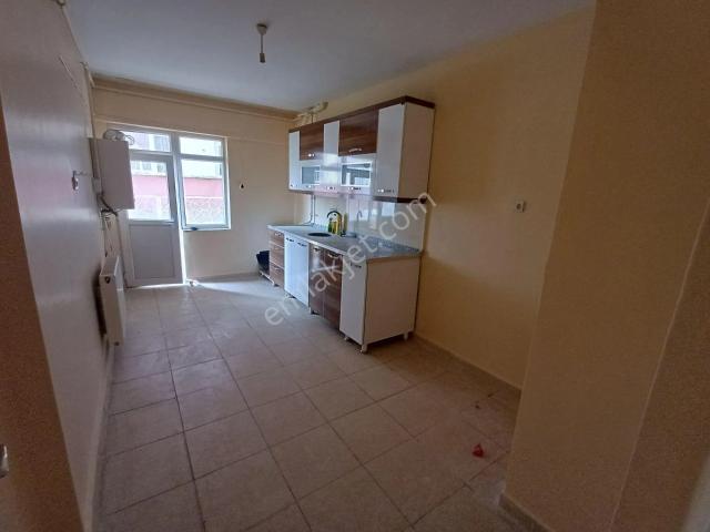 Kiralık 3+1 Rızvanağa Cad Taş Ekmek Fırını Üstü Diyarbakır