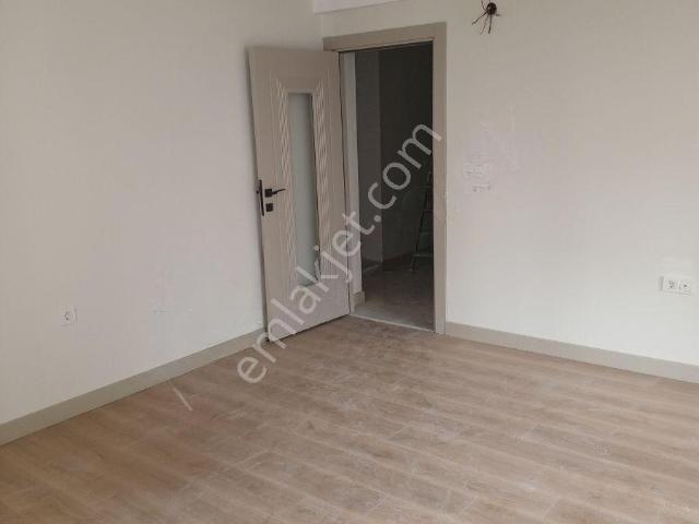 Kiralık 3+1 Sıfır Daire | Metro Ve Metrobüse 4 Dakika
