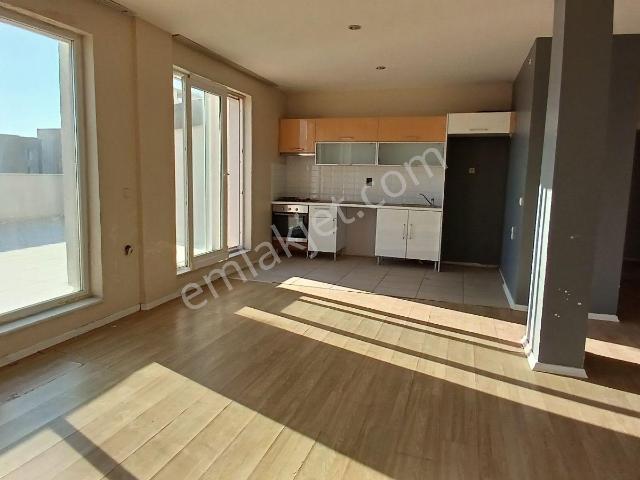 Benzersiz Şehir Manzaralı 170m2 Çift Teraslı Dubleks Daire