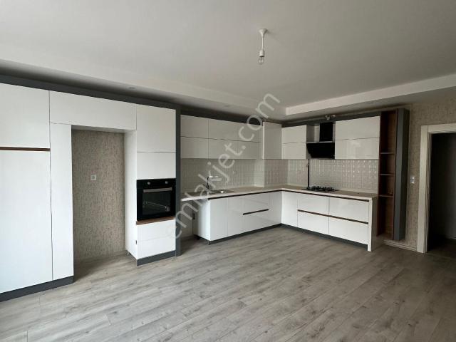 Kiralık 4+1 Turkuaz City De