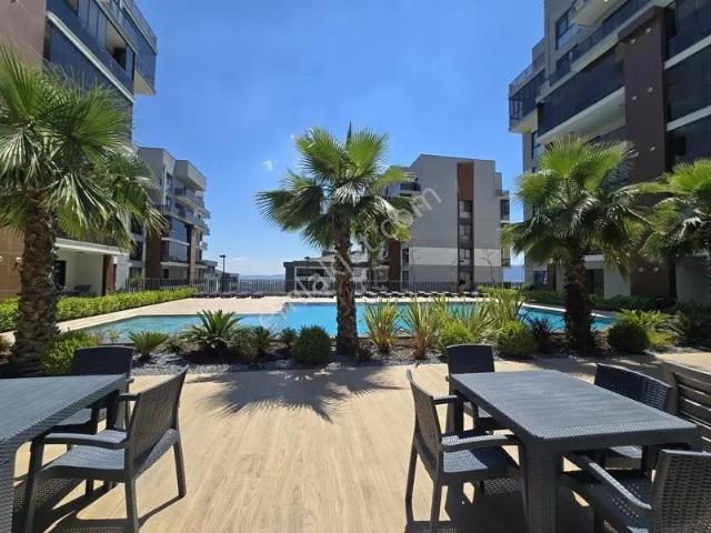 Kiralık 4,5+1 Net 220 M2 Köşe Tip Daire
