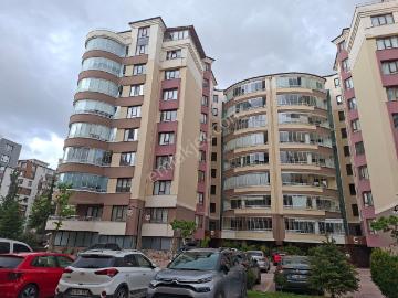 Kiralık 8 Katlı Binanın 8 Katı Aşağı Kayabaşı Mahallesi Hastaneye Okullara Yakın