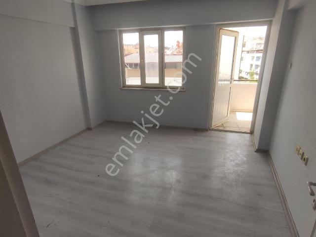 Kiralik Daire Yıldıztepe Mah.kanalyolu Mevkii 3+1 Doğalgazlı 140 M2 Asansörlü Yenilenmiş Daire