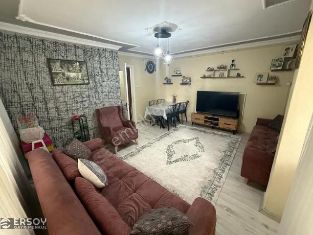 Kirazlıkta Site Şeklinde Zemin Kat Karanlıksız 2+1 Masrafsız Ev