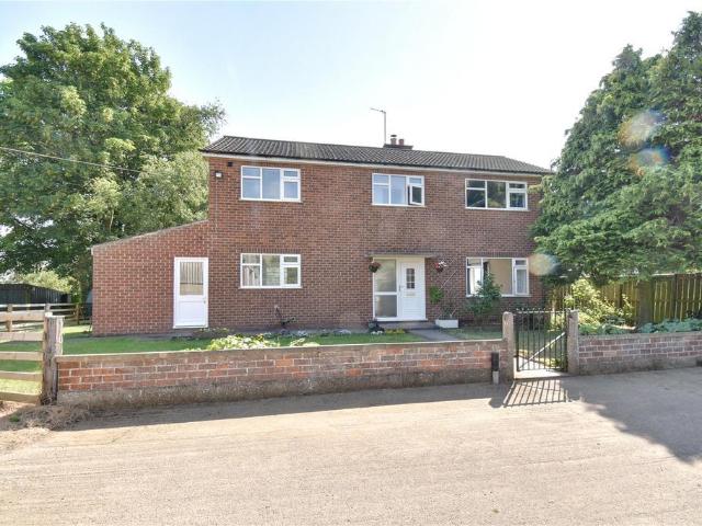 Kirby Sigston, Northallerton, North. 3 bed detached house to rent £1,400 pcm £323 pw