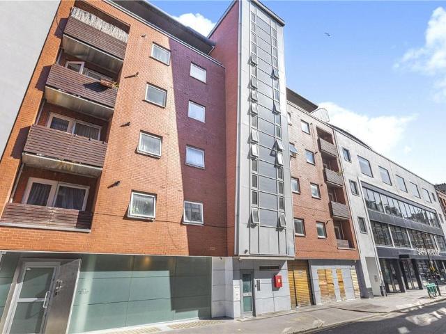 Kirby Street, London, EC1N 2 bed apartment to rent £3,000 pcm £692 pw