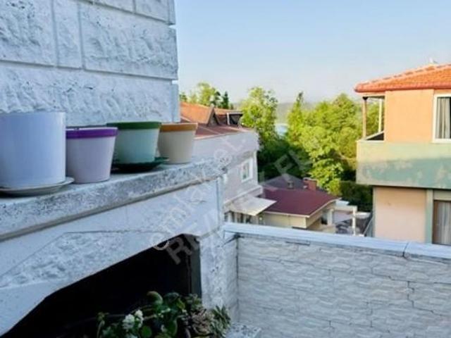 Kireçburnu'nda Manzaralı, Eşyalı/eşyasız 1+1 Kiralık Daire