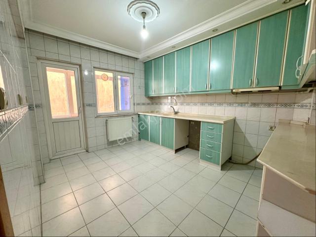 Kiremitçi Salı Pazarı Yakını 3+1 145 M2 Arakat Ön Cephe Daire