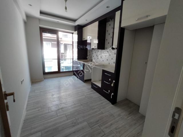 Askeriye Yanında 130m2 3+1 Kiralık Daire