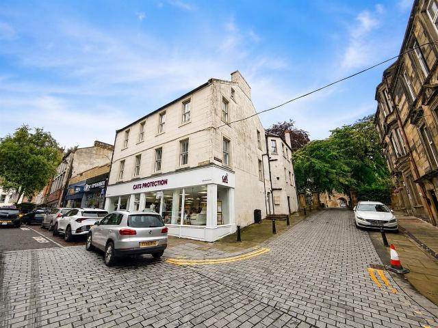 Kirk Wynd, Falkirk FK1, 2 bed flat to rent, £975 pcm | PrimeLocation