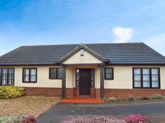 Kirkby in ashfield, Main Road, Nottingham, 3 Bedroom Bungalow
