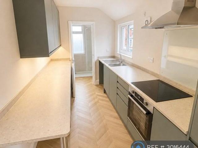 Kirkby In Ashfield, Nottingham, NG17 1 bed flat to rent £775 pcm £179 pw