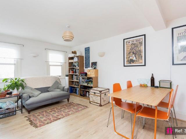 Kirkdale, London SE26, 2 bed flat to rent, £1,795 pcm | PrimeLocation