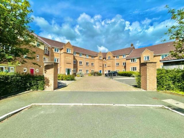 Kirkhill Grange, Bolton BL5, 2 bed flat to rent, £900 pcm | PrimeLocation