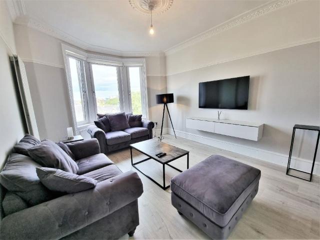 Kirkintilloch Road, Flat 2/2, Glasgow, Bishopbriggs, G64 2AL