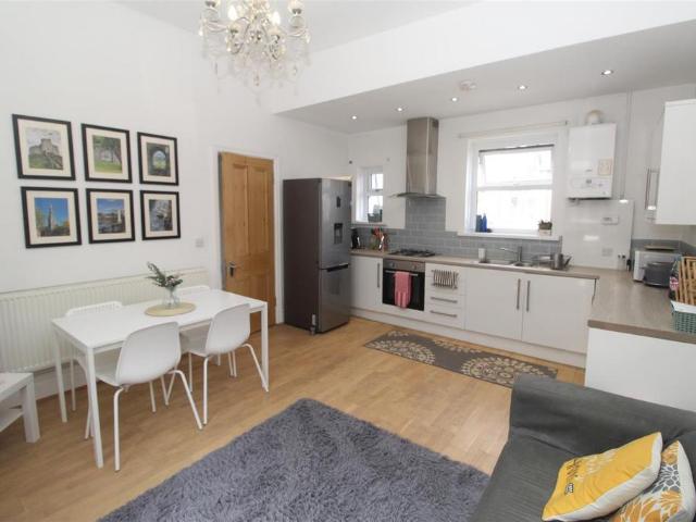 Kirkland Court, Cardiff CF23 2 bed flat to rent £1,350 pcm £312 pw